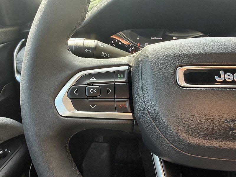 Used 2023 Jeep Compass Latitude w/ Sun and Sound Group AWD/4WD image 19