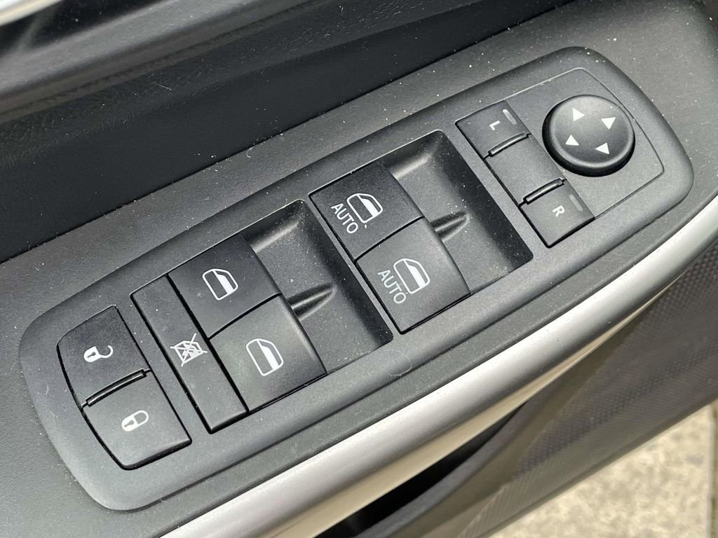 Used 2021 Jeep Cherokee High Altitude image 17