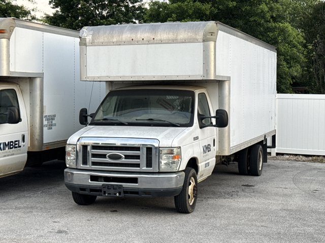 Used 2016 Ford E-450 and Econoline 450 Super Duty RWD image 3