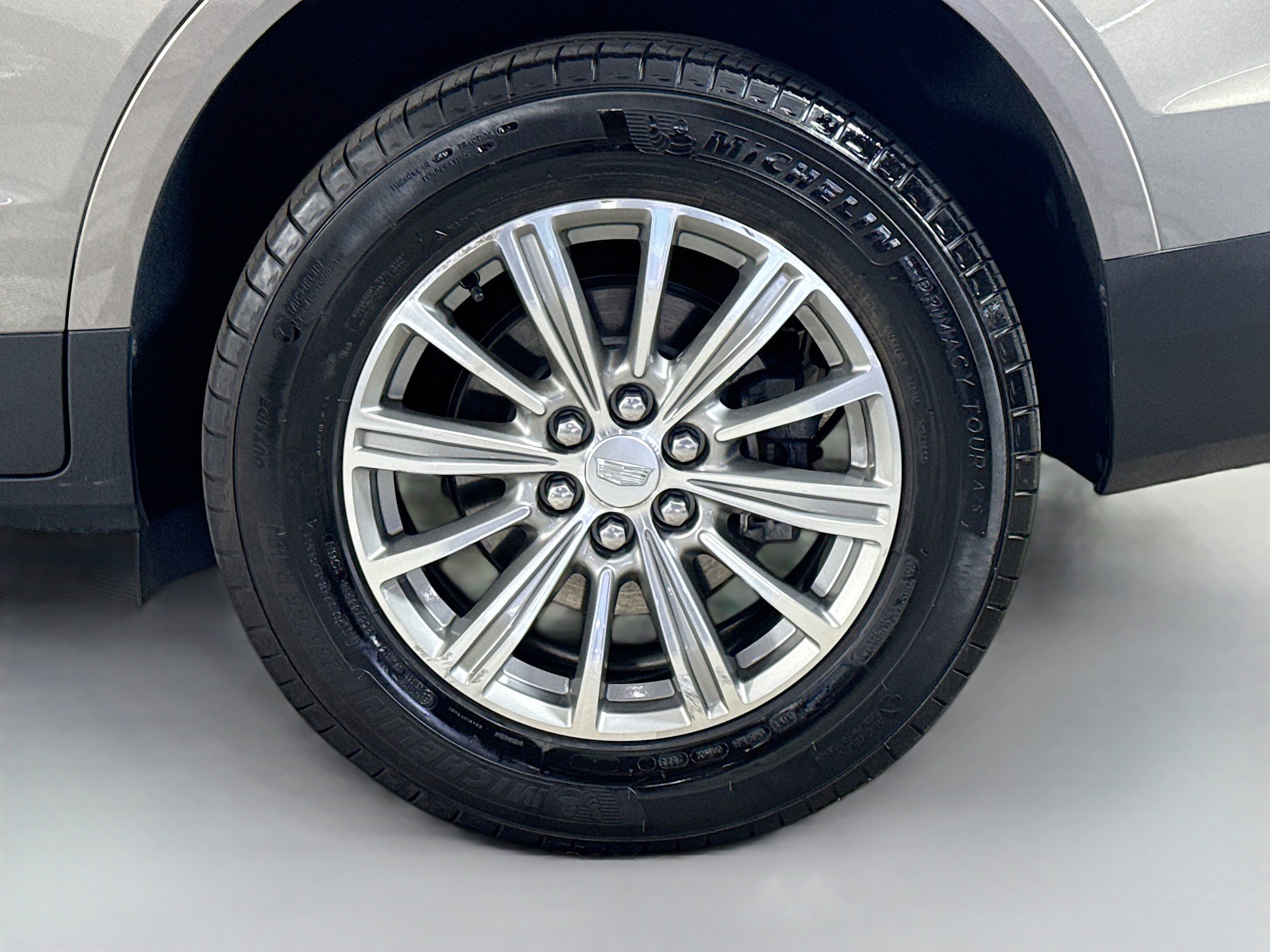 Used 2018 Cadillac XT5 Luxury w/ Driver Awareness Package image 37