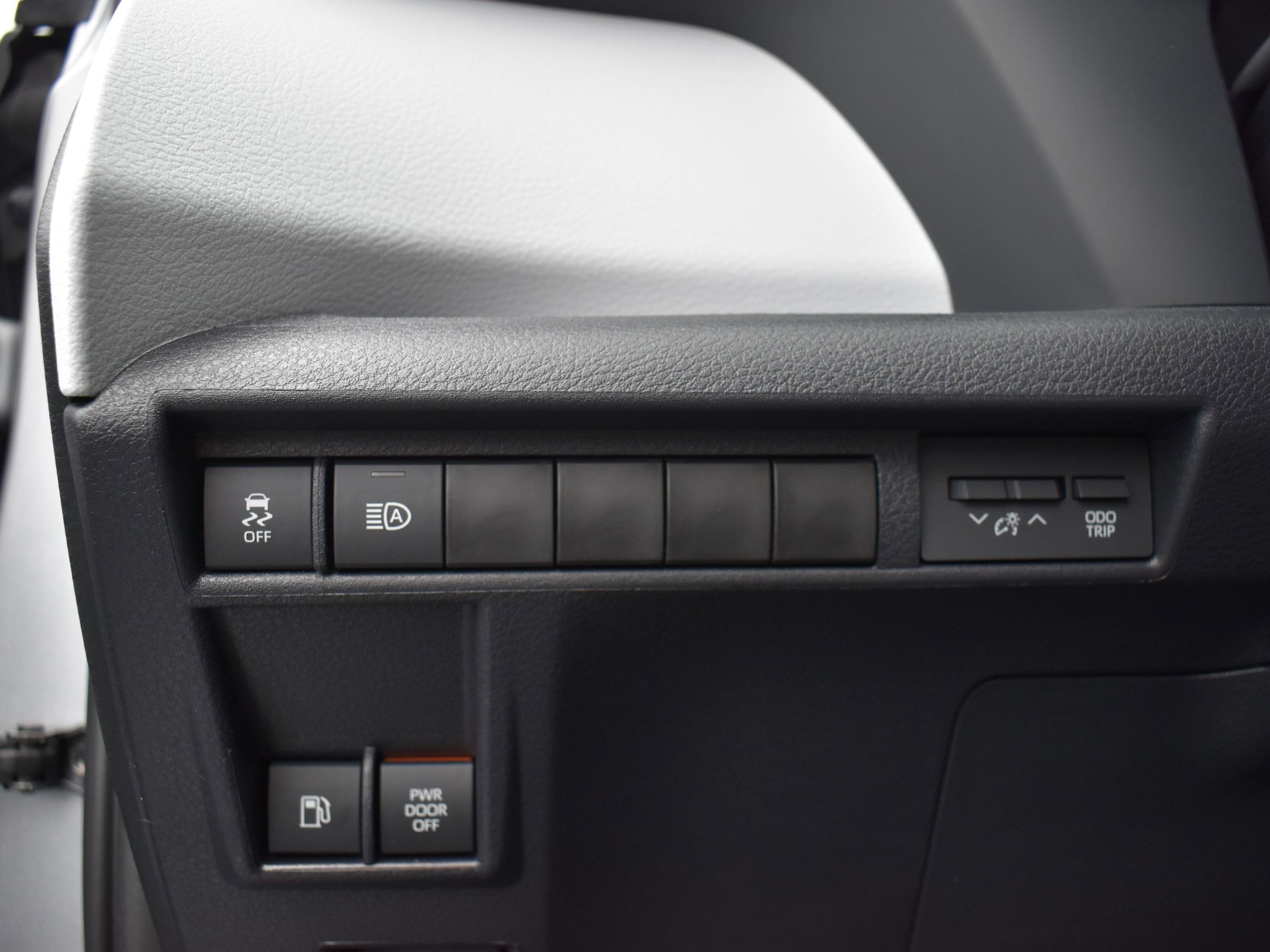Used 2025 Toyota Sienna XLE FWD image 17