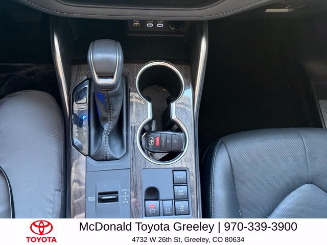 Used 2026 Toyota Highlander Limited AWD/4WD image 12