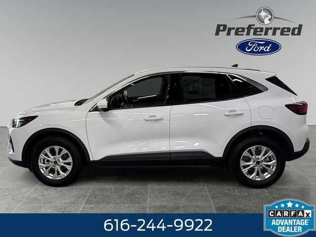 Used 2023 Ford Escape Active w/ Tech Pack #2 AWD/4WD image 9