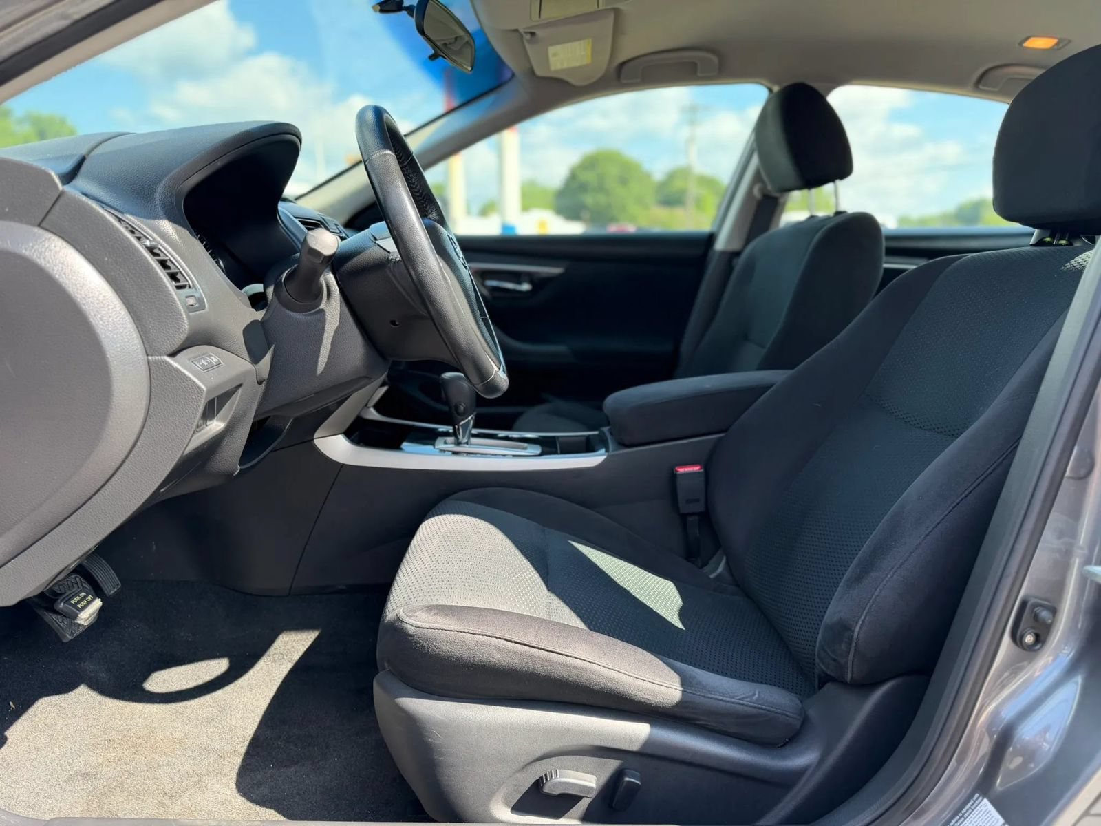 Used 2014 Nissan Altima 2.5 SV FWD image 9