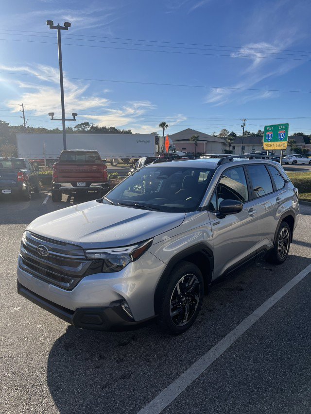 New 2025 Subaru Forester Premium image 8