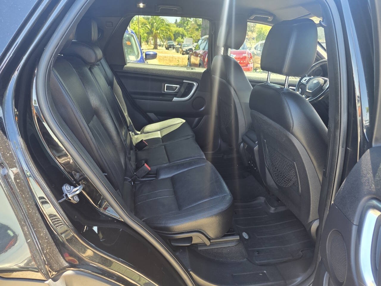 Used 2019 Land Rover Discovery Sport SE AWD/4WD image 16