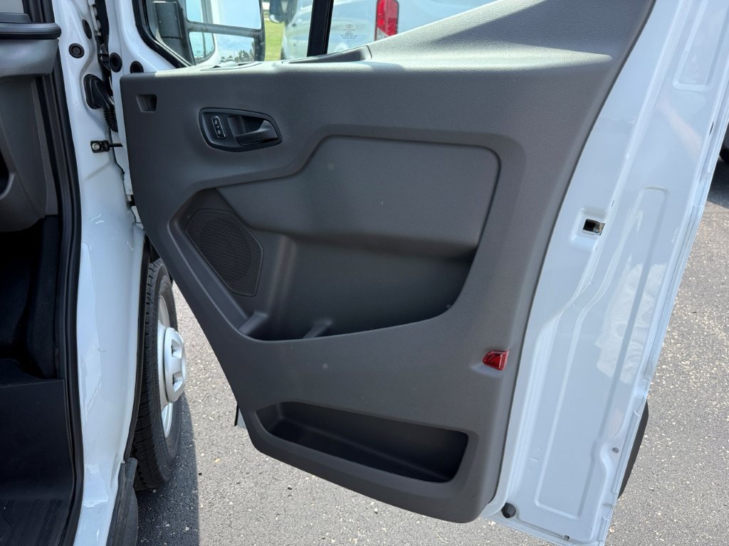 New 2026 Ford Transit 250 148 Medium Roof RWD image 17