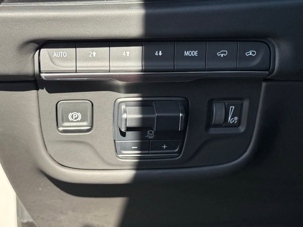 Used 2025 Cadillac Escalade Sport Platinum w/ LPO, ONYX Package AWD/4WD image 28