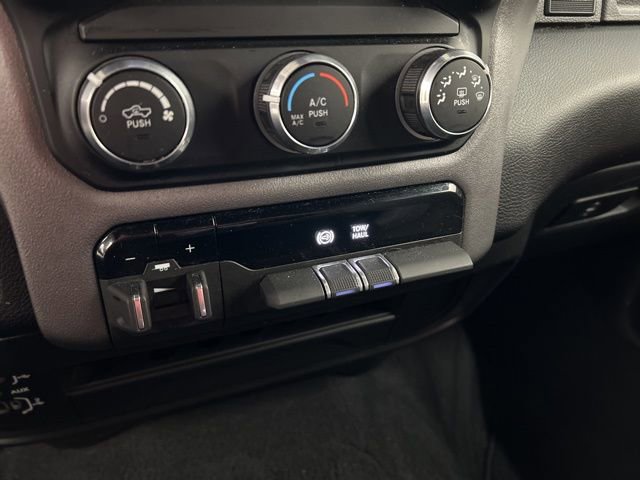 Used 2024 RAM 3500 Big Horn AWD/4WD image 18