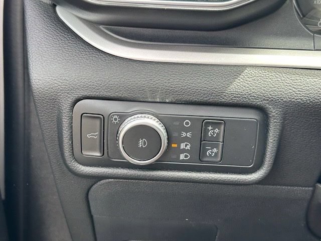 Used 2021 Ford Explorer XLT w/ Equipment Group 202A AWD/4WD image 24