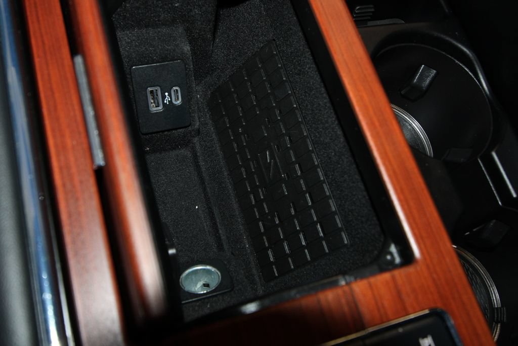 Used 2024 Lincoln Navigator L Reserve AWD/4WD image 19
