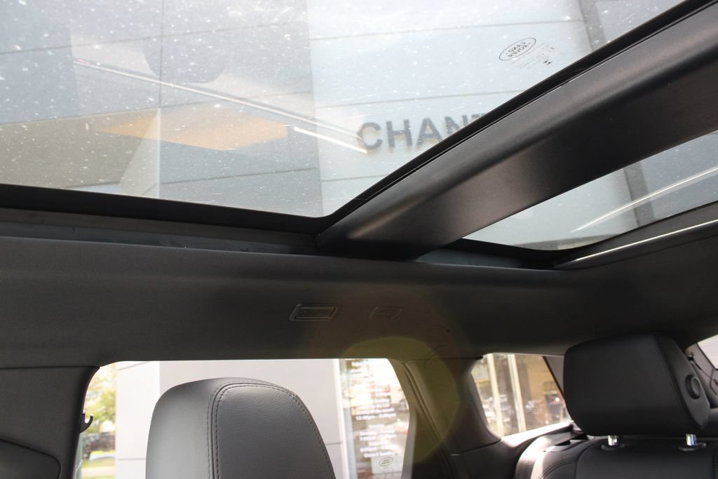 Used 2026 Land Rover Range Rover Evoque Dynamic SE AWD/4WD image 21