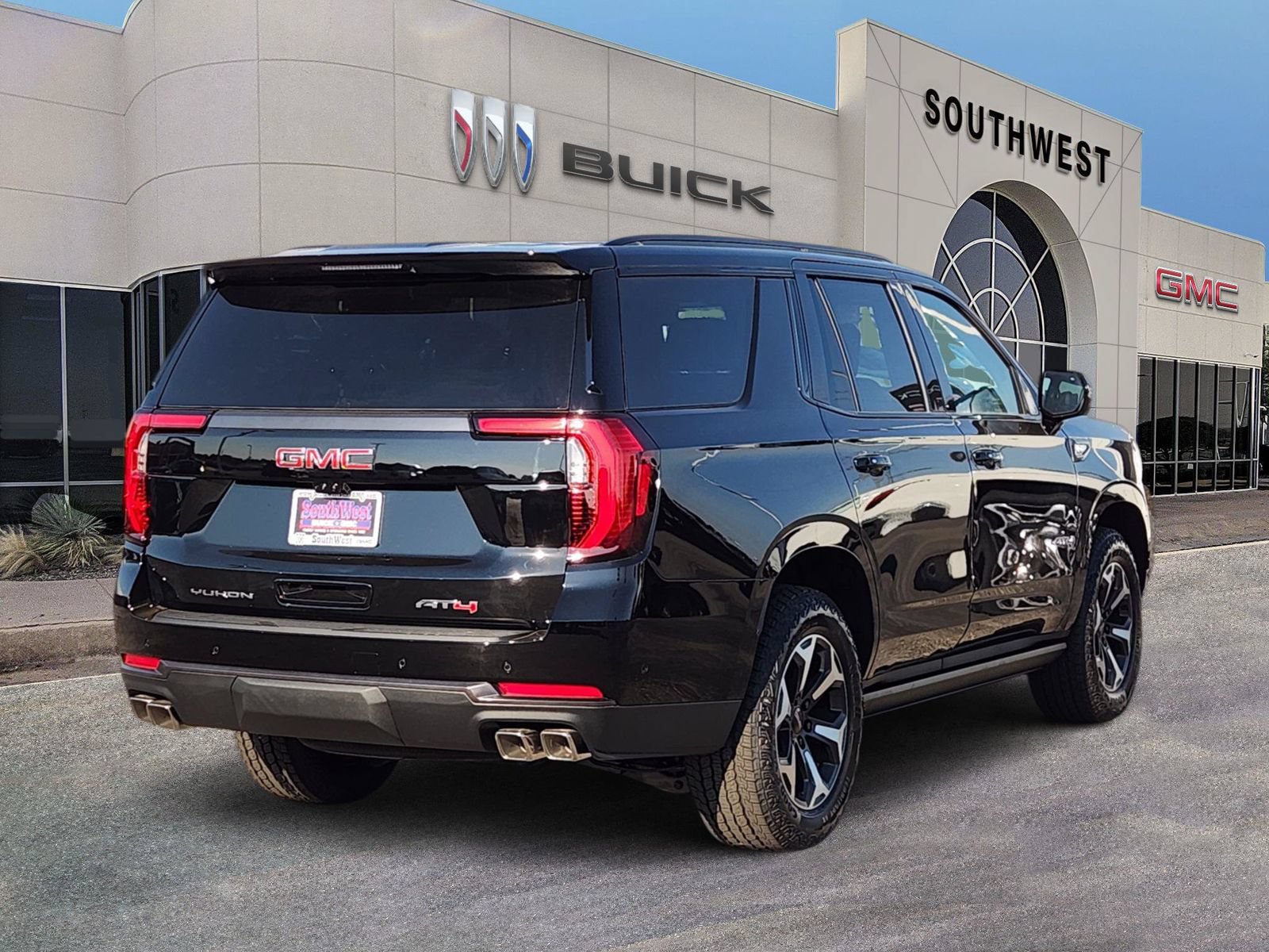New 2026 GMC Yukon AT4 Ultimate w/ LPO, Floor Liner Package AWD/4WD image 5