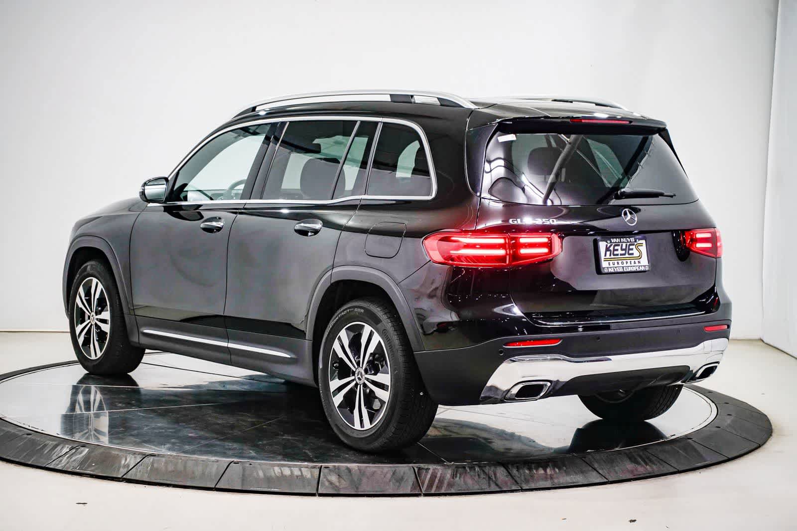 Used 2026 Mercedes-Benz GLB 250 image 2
