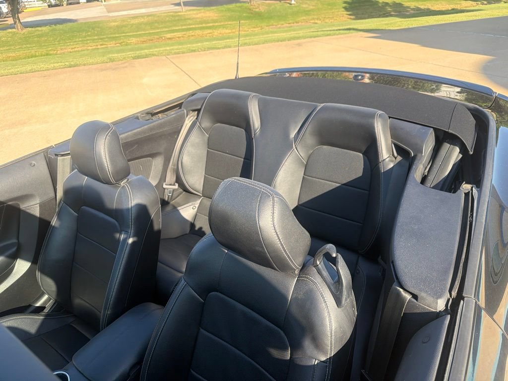 Used 2022 Ford Mustang Premium RWD image 23