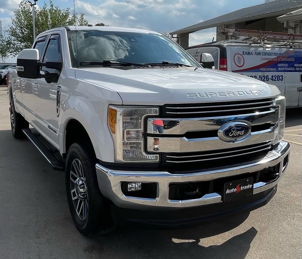 Used 2017 Ford F350 Lariat w/ Lariat Ultimate Package AWD/4WD image 3