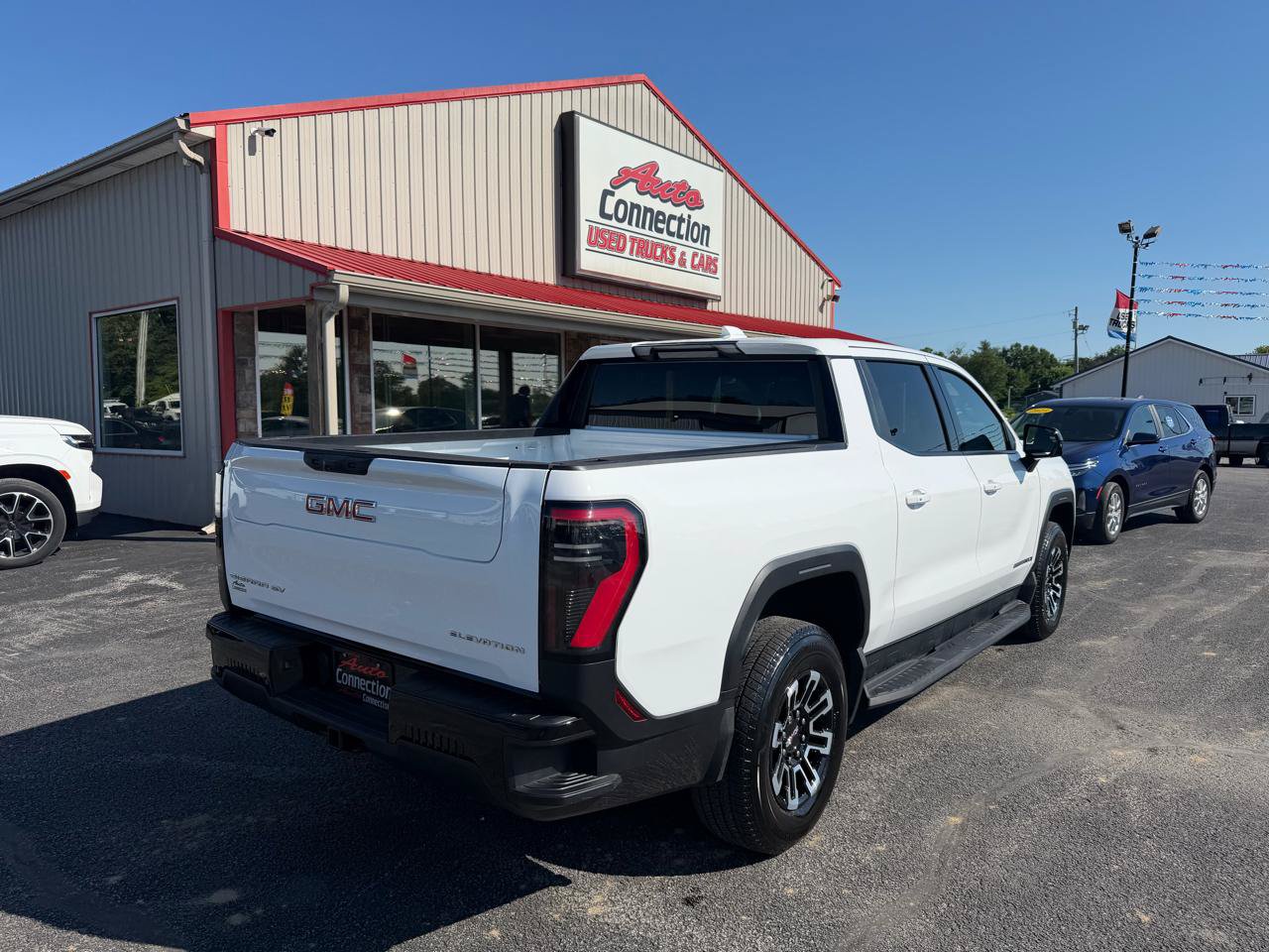 Used 2026 GMC Sierra EV Elevation AWD/4WD image 4