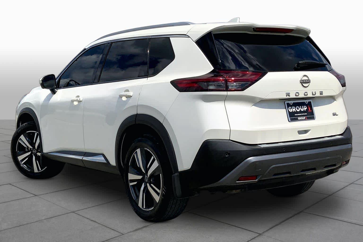 Used 2022 Nissan Rogue SL FWD image 12
