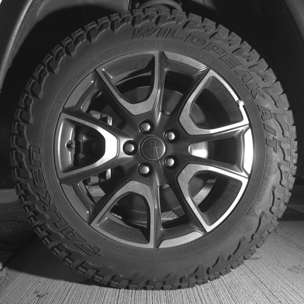 Used 2025 Jeep Compass Trailhawk AWD/4WD image 12