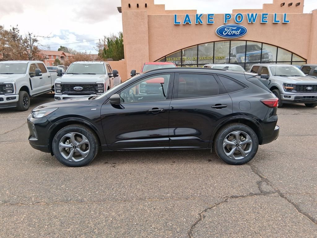 Used 2024 Ford Escape ST-Line image 2