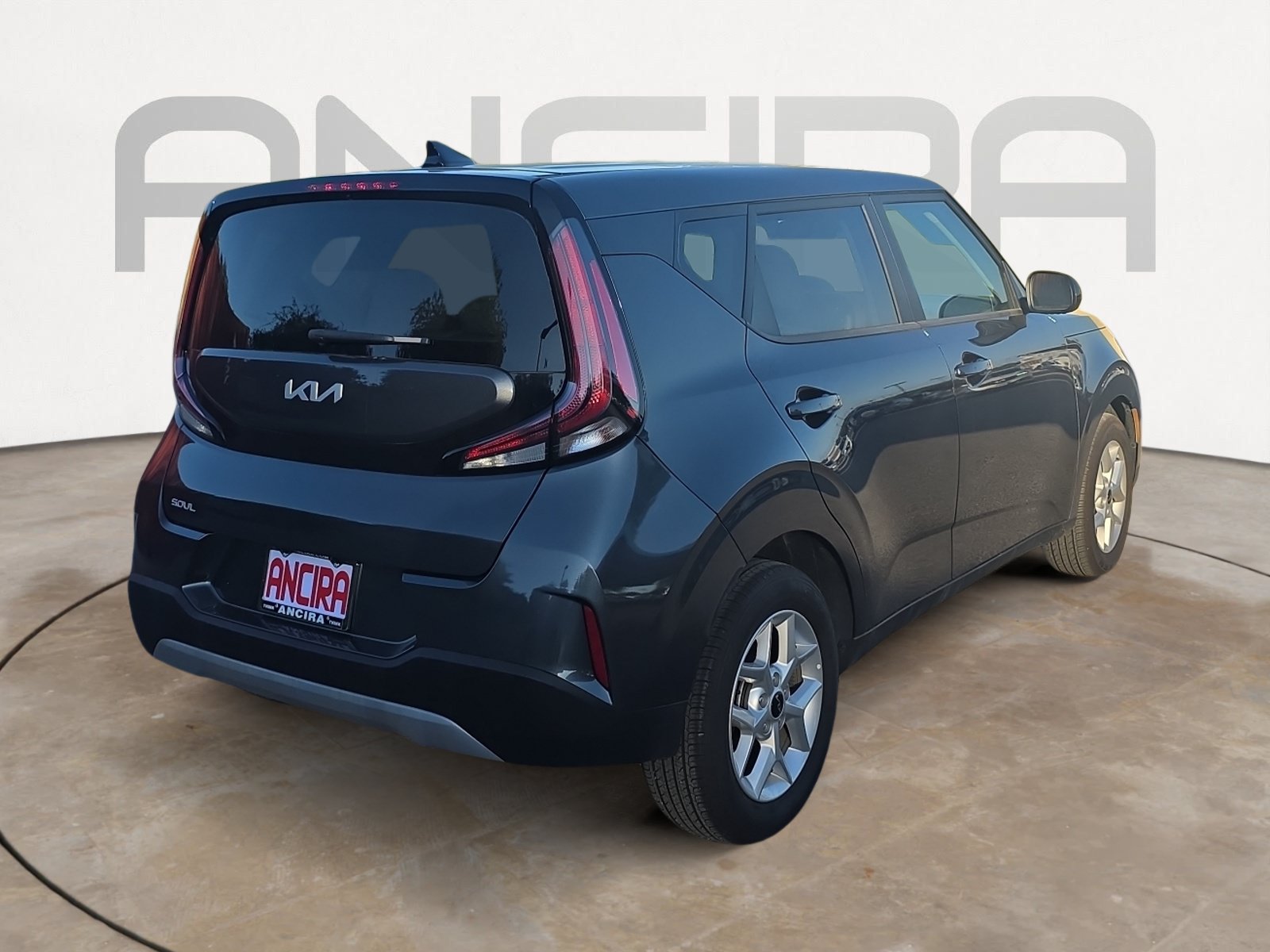 Used 2025 Kia Soul LX w/ LX Technology Package FWD image 8