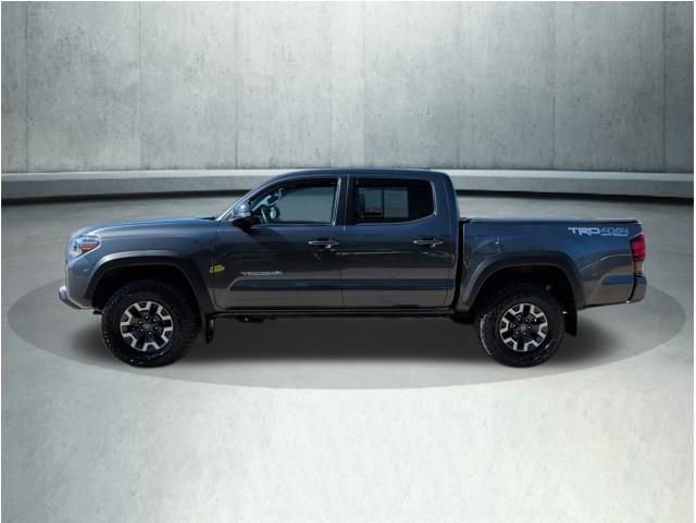 Used 2018 Toyota Tacoma TRD Off-Road w/ Technology Package AWD/4WD image 2