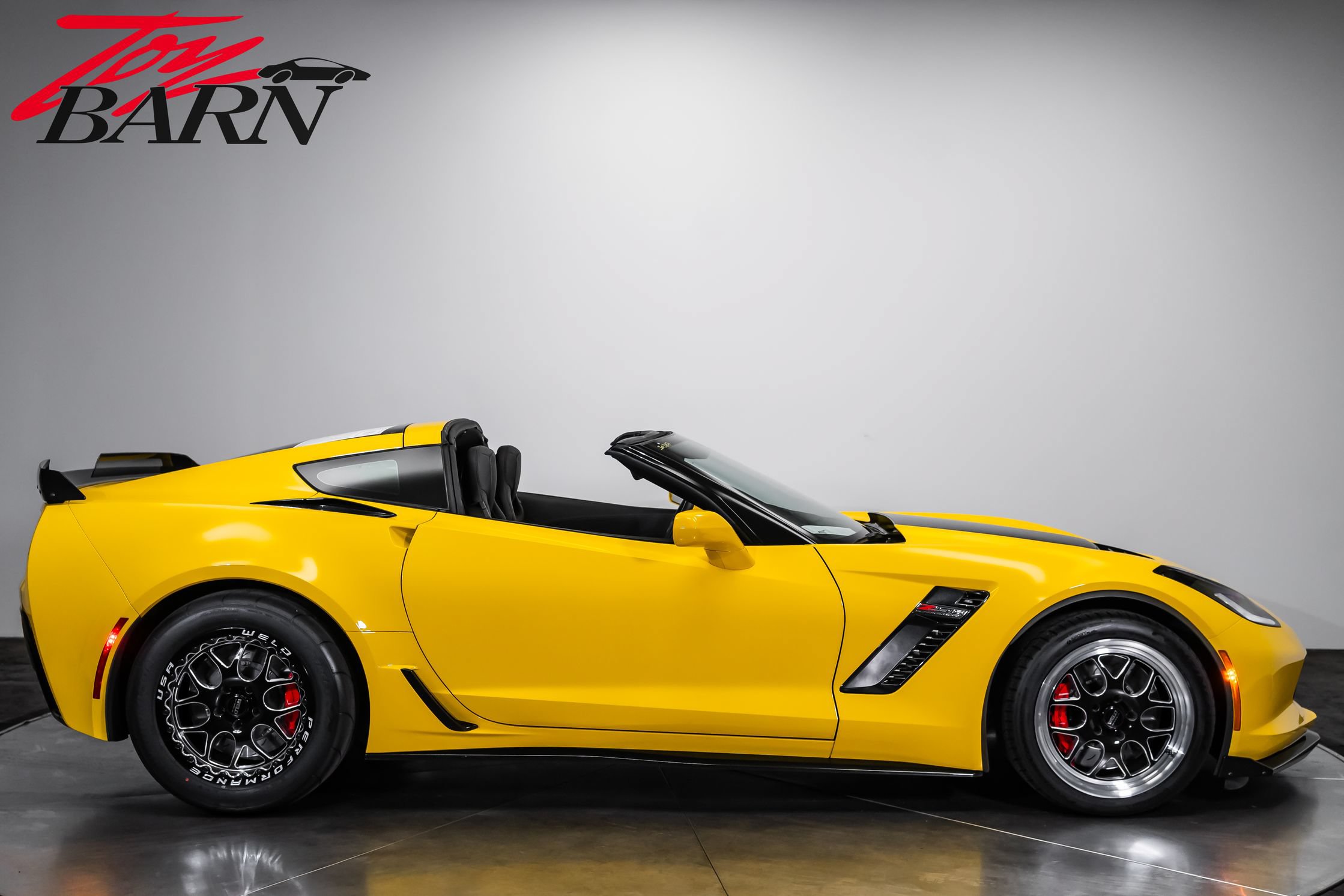 Used 2015 Chevrolet Corvette Z06 w/ 2LZ Preferred Equipment Group RWD image 6