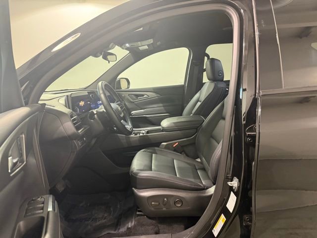 Certified 2025 Chevrolet Traverse LT image 12