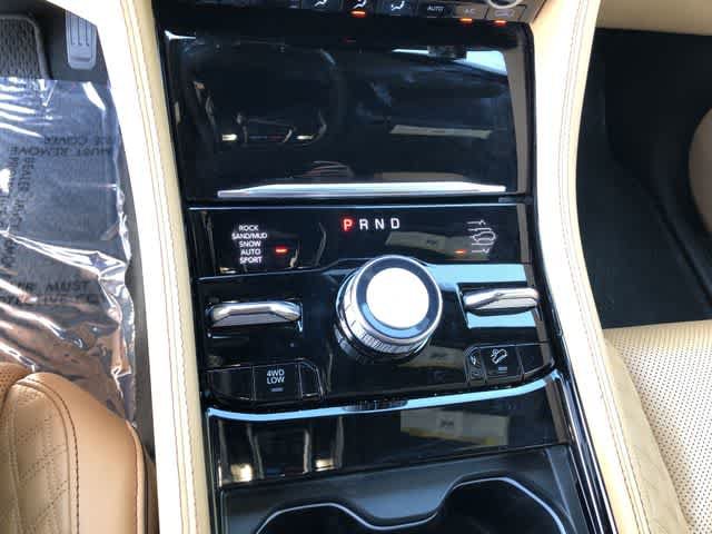 Certified 2022 Jeep Grand Cherokee Summit AWD/4WD image 29