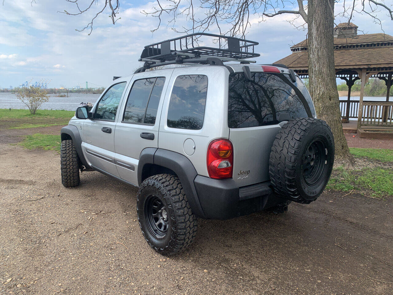 Used 2004 Jeep Liberty Sport w/ PWR Convenience Group image 2