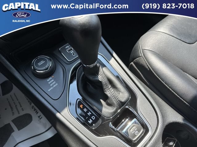 Used 2022 Jeep Cherokee Limited AWD/4WD image 31