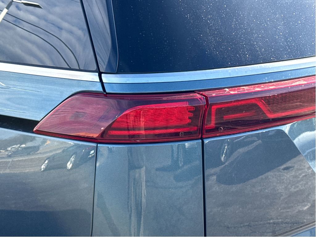 Used 2024 Kia Carnival SX Prestige image 6