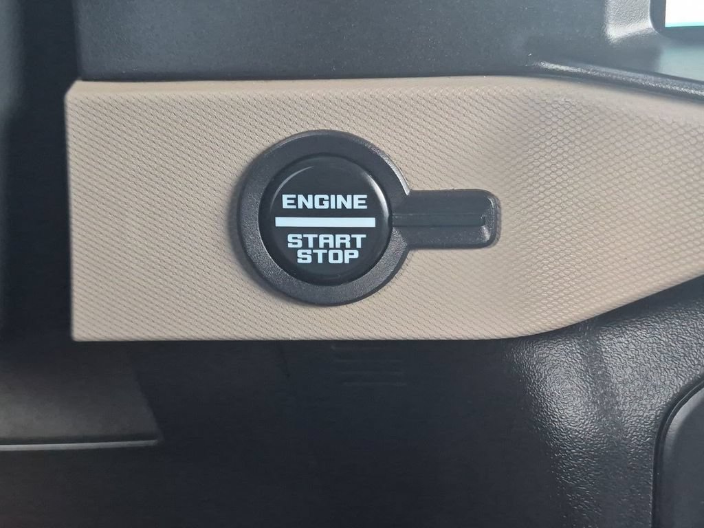 Used 2023 Ford Bronco Wildtrak AWD/4WD image 15