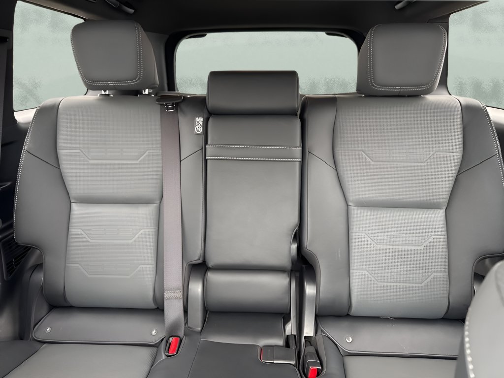 Used 2024 Lexus GX 550 w/ Cold Area Package AWD/4WD image 13