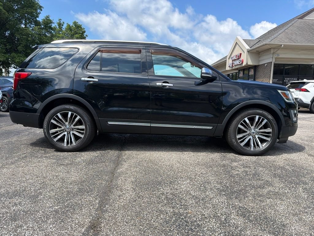 Used 2017 Ford Explorer Platinum AWD/4WD image 6