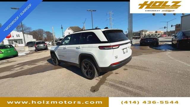 Used 2023 Jeep Grand Cherokee Altitude image 7