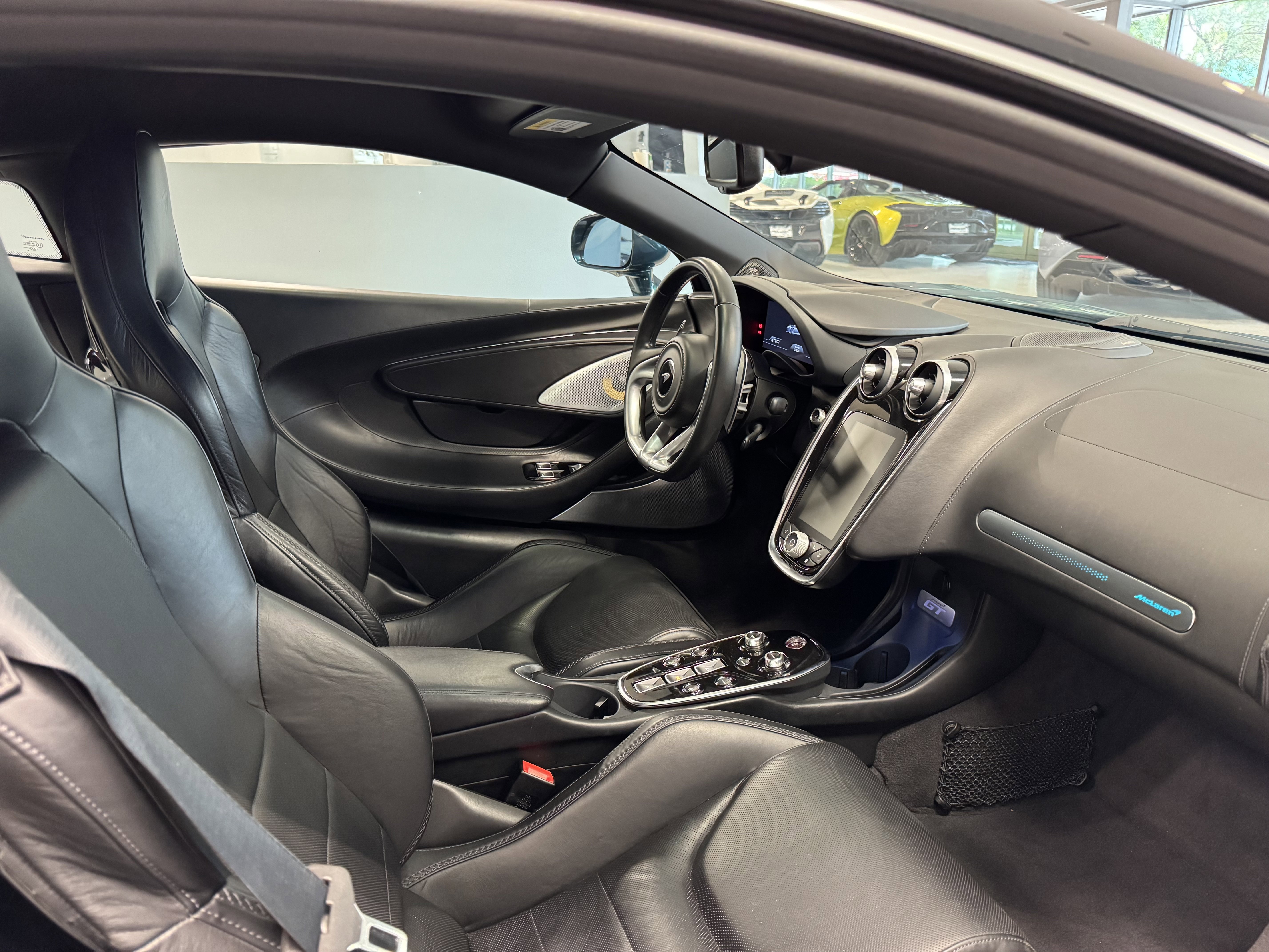 Used 2021 McLaren GT image 11
