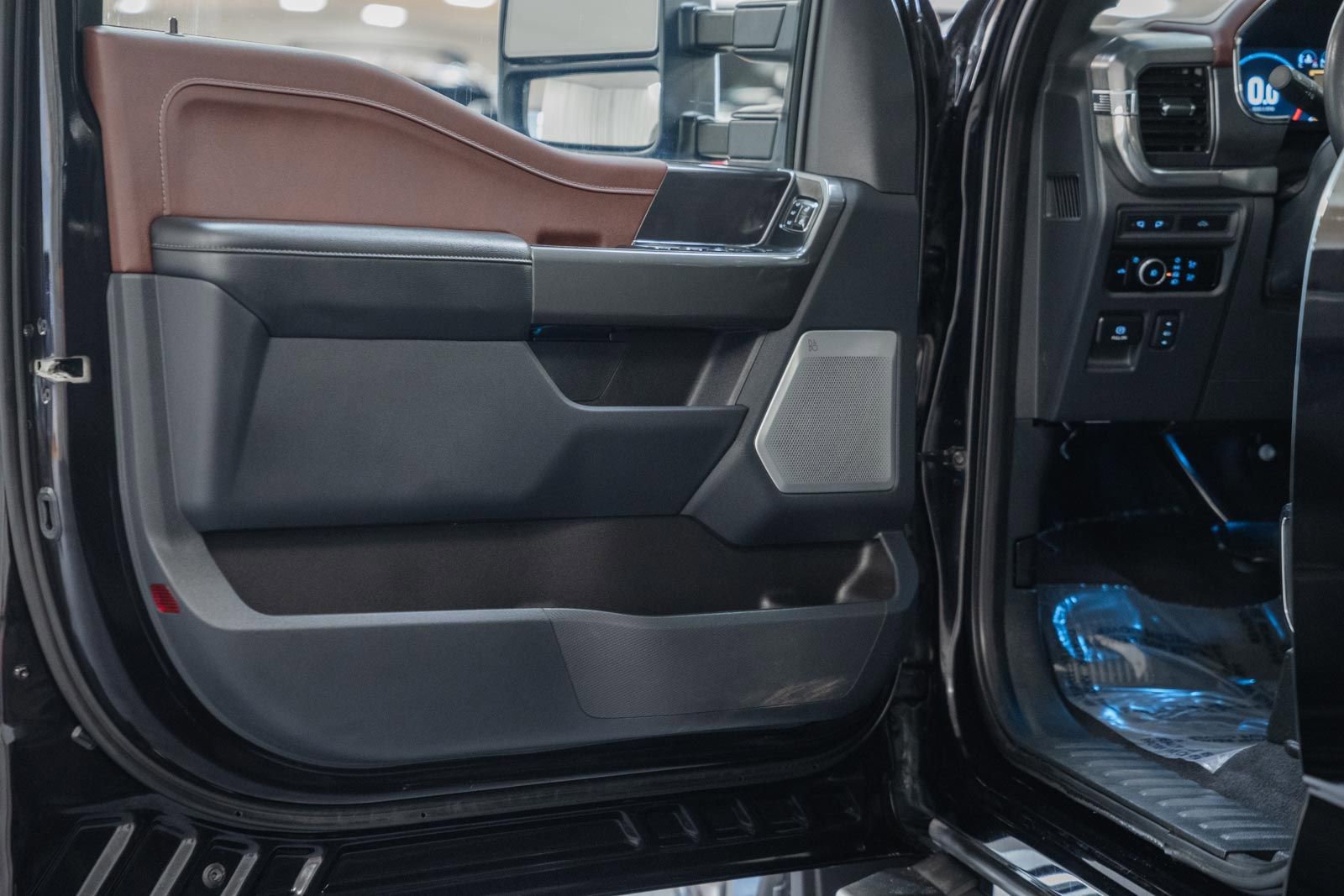 Used 2023 Ford F150 Lariat w/ Equipment Group 502A High image 49