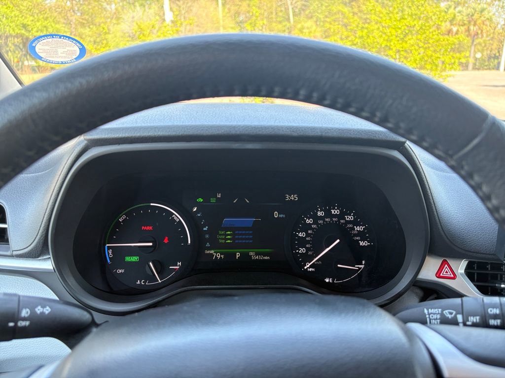 Used 2025 Toyota Sienna XLE image 16