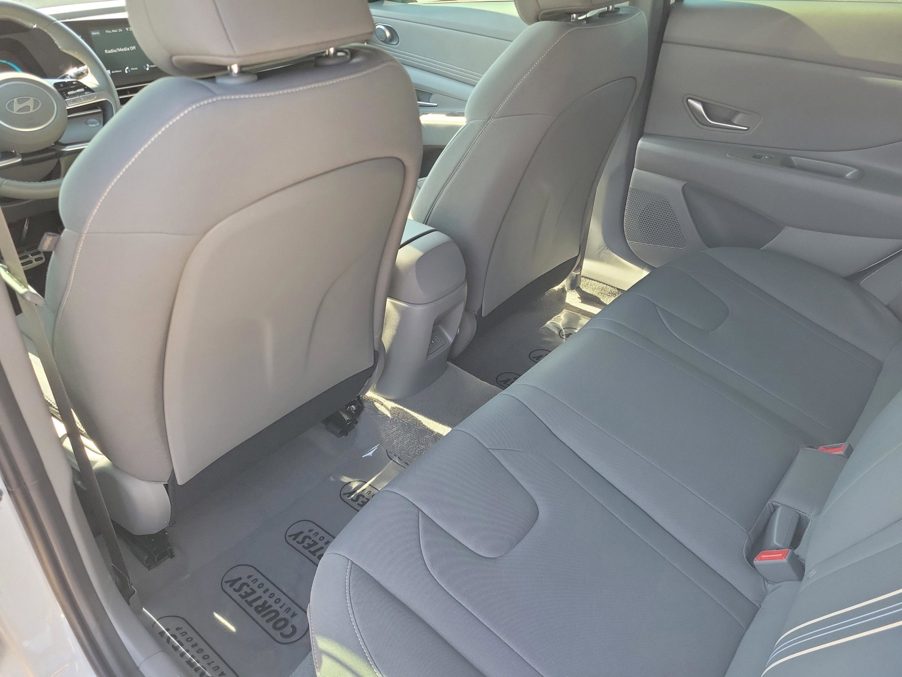 Certified 2025 Hyundai Elantra Sport image 10