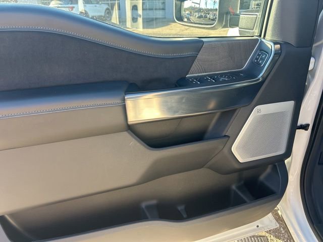 Used 2025 Ford F450 Platinum w/ FX4 Off-Road Package image 22