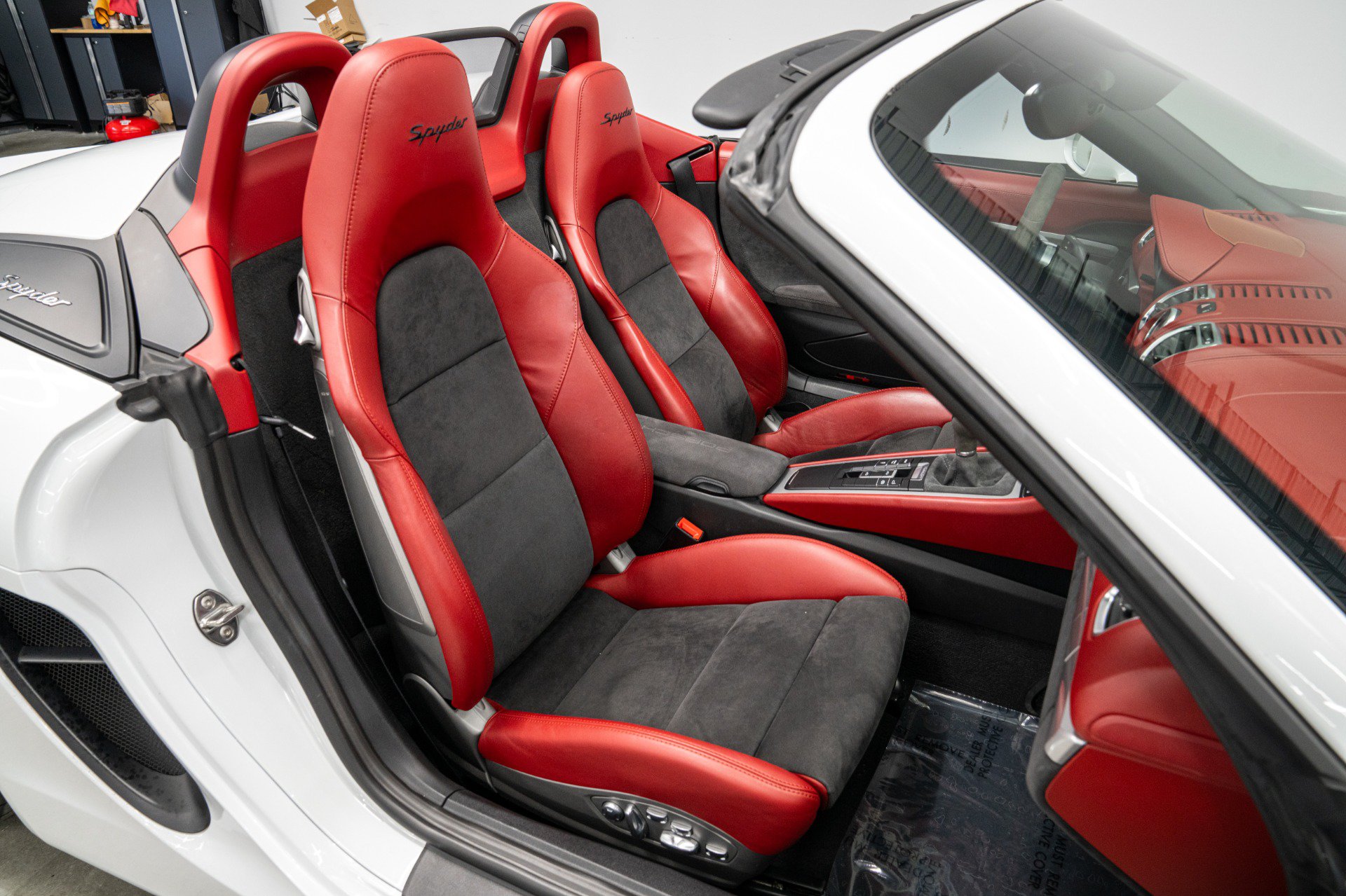 Used 2016 Porsche Boxster Spyder RWD image 25