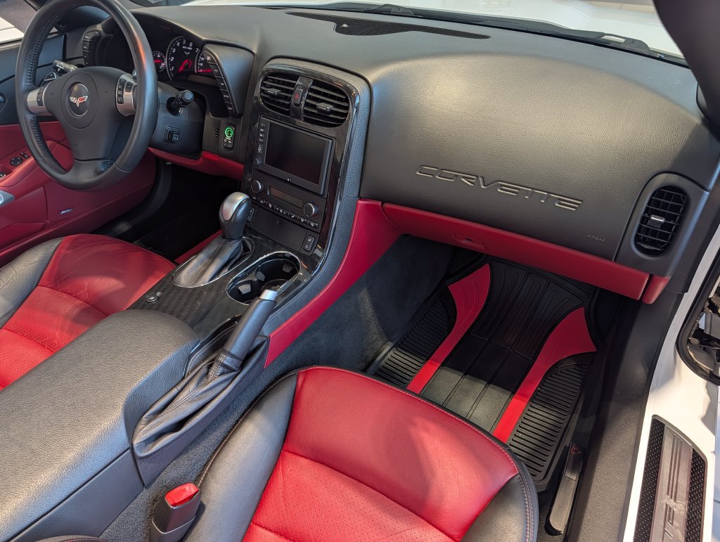 Used 2011 Chevrolet Corvette Grand Sport w/ Preferred Equipment Group RWD image 11