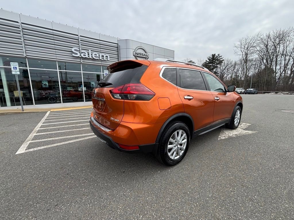 Used 2018 Nissan Rogue SV image 16