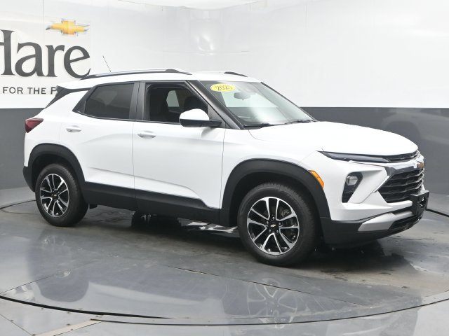 Used 2025 Chevrolet TrailBlazer LT AWD/4WD image 6