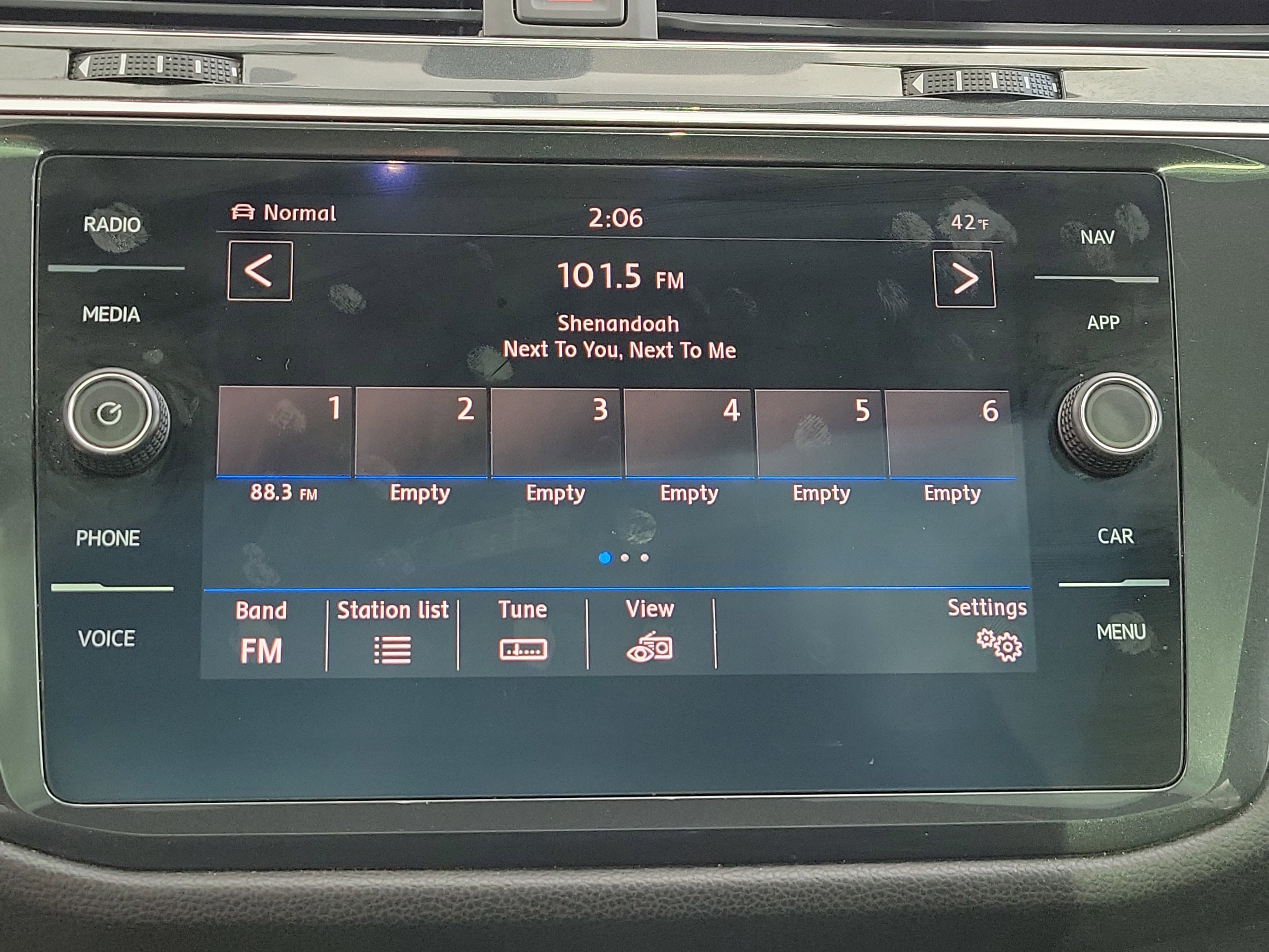 Used 2019 Volkswagen Tiguan SEL Premium R-Line image 25