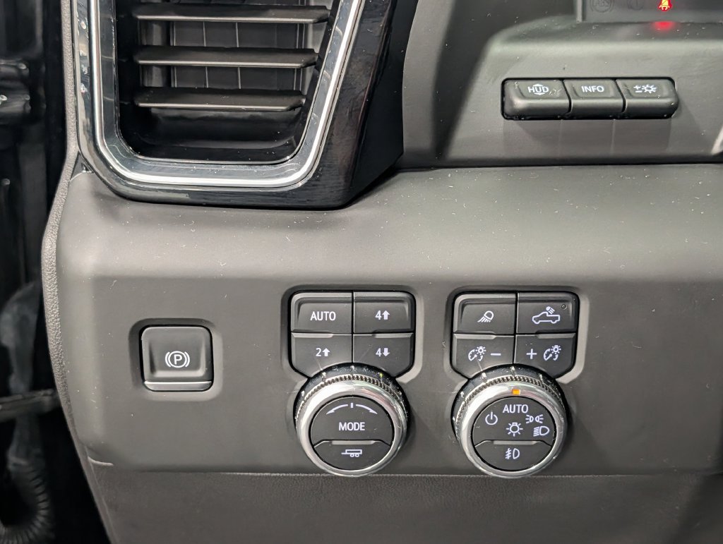 Used 2025 GMC Sierra 1500 Denali AWD/4WD image 21