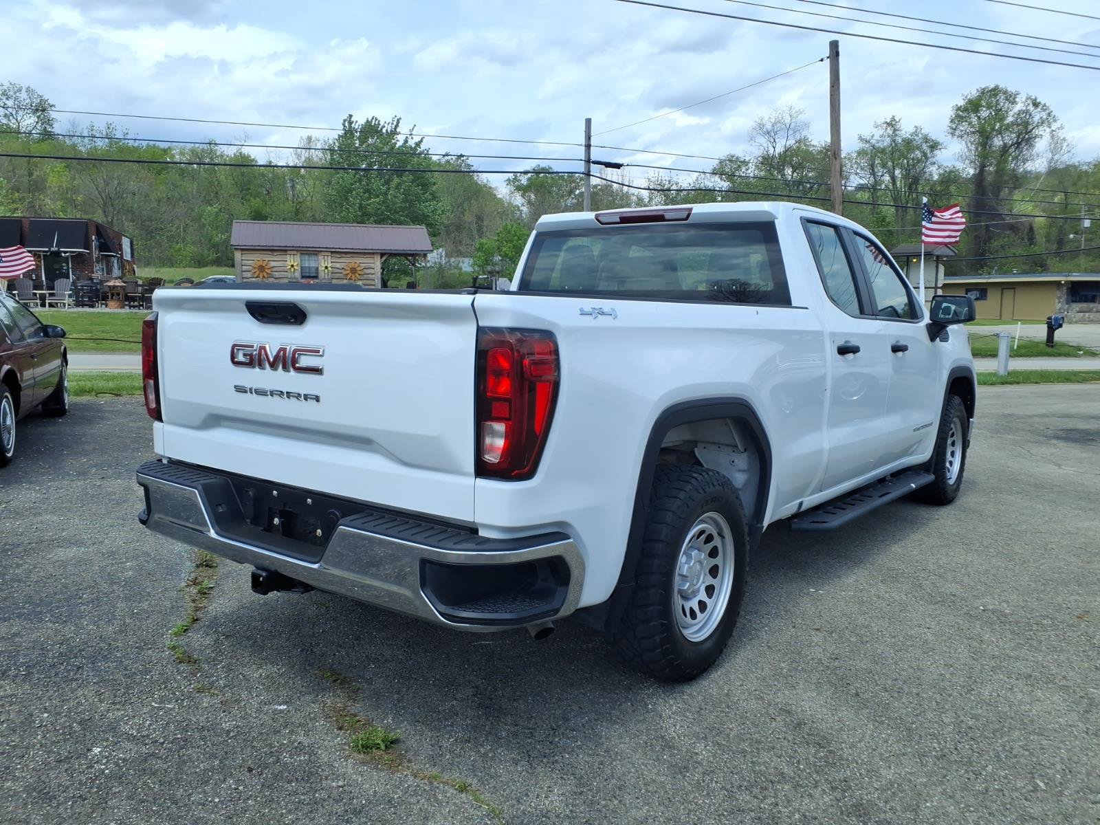 Used 2023 GMC Sierra 1500 Pro w/ Fleet Convenience Package AWD/4WD image 3