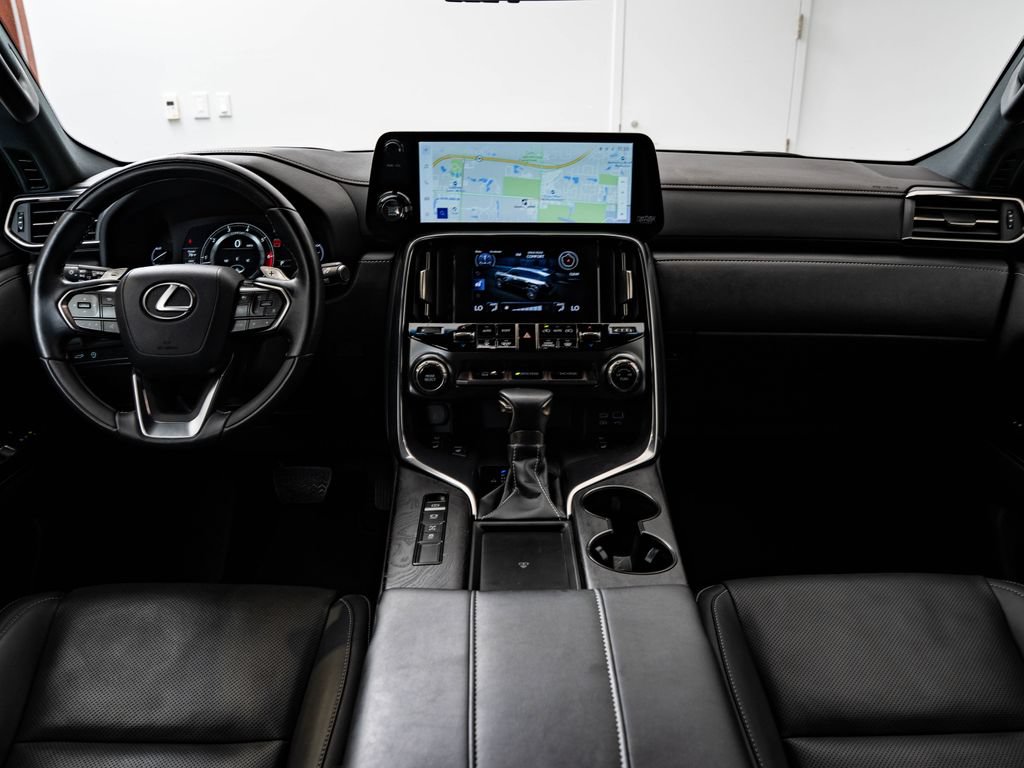 Used 2024 Lexus LX 600 4WD w/ Appearance Package image 35