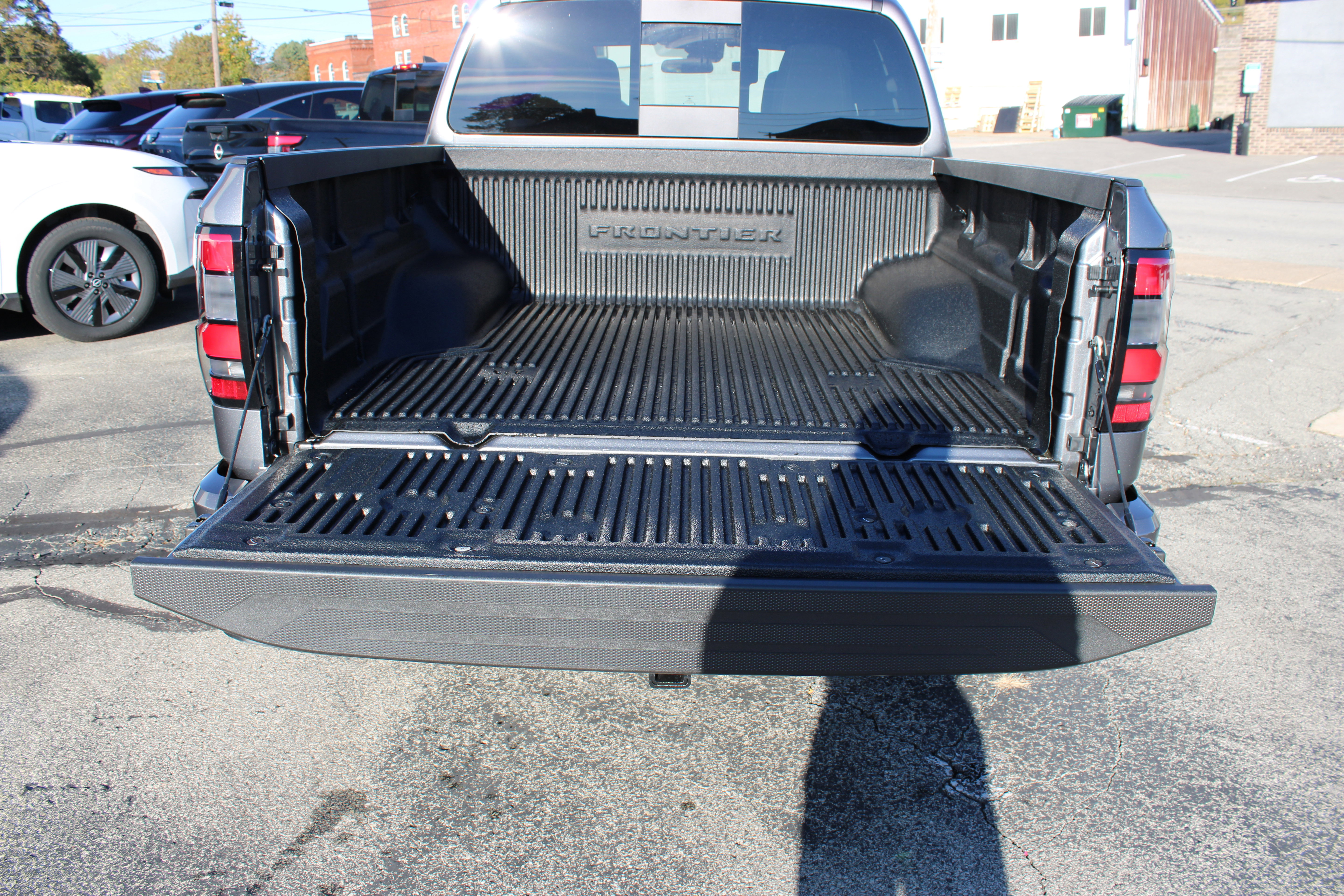 New 2026 Nissan Frontier SV image 6